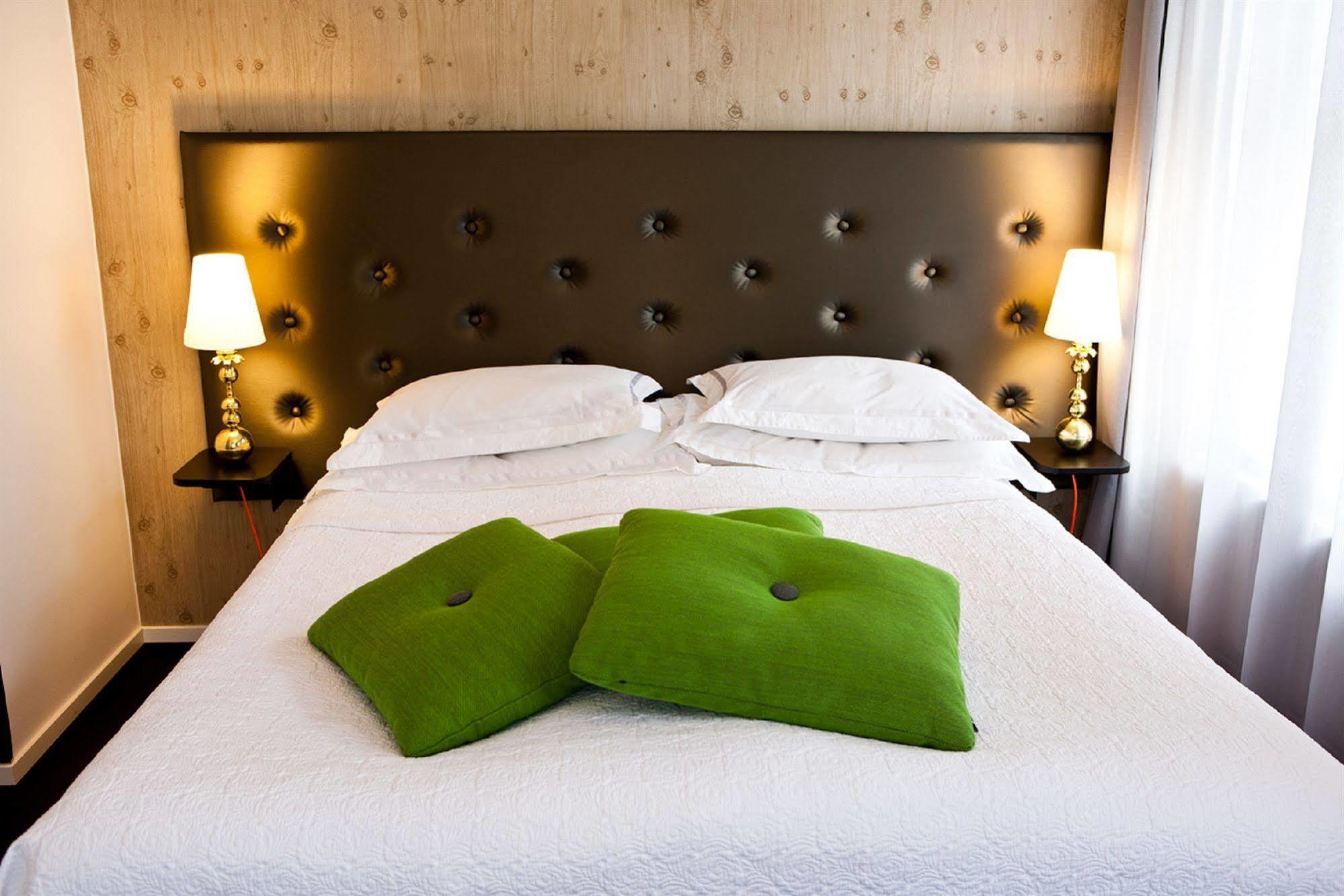 Flora Hotel 4*